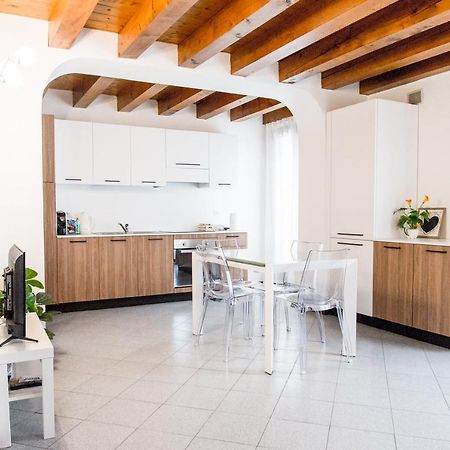 Intero Appartamento Nel Cuore Di Vicenza Luaran gambar